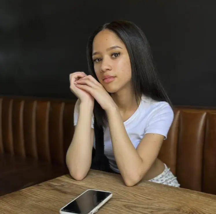 Phoebe Carolus